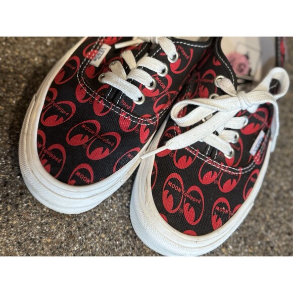 VANS 44 DX Anaheim Factory Red Mooneyes Moon Equipped Size 5.5 Mens 7 Women's - Picture 4 of 7